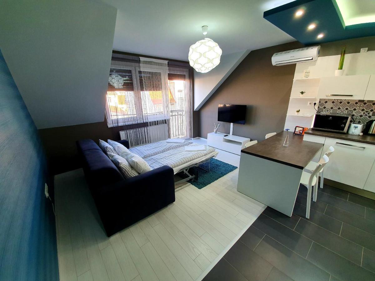 Appartamento Intro Apartman Sárvár Esterno foto