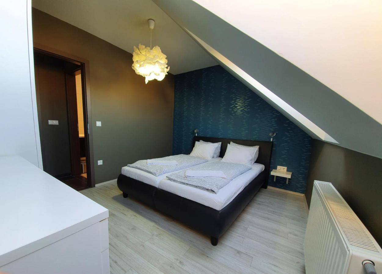 Appartamento Intro Apartman Sárvár Esterno foto